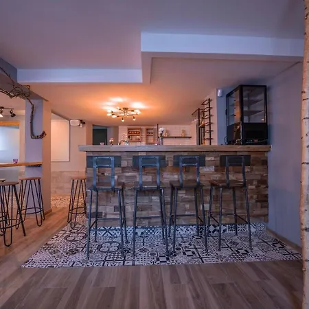 Village Bistro & Bar 데틴겐안데에름스