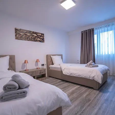 Village Bistro & Bar Hotel