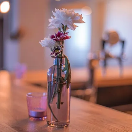 Hotel Village Bistro & Bar *