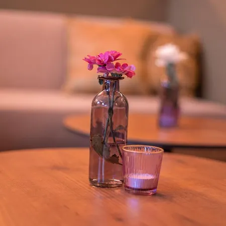 Village Bistro & Bar Hotel